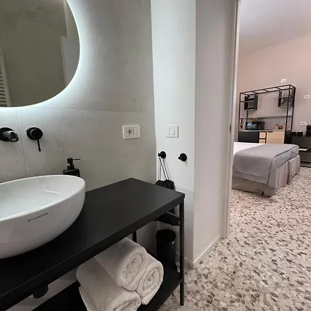 Landlord 8 - Finestra Sulla Cattedrale 招待所