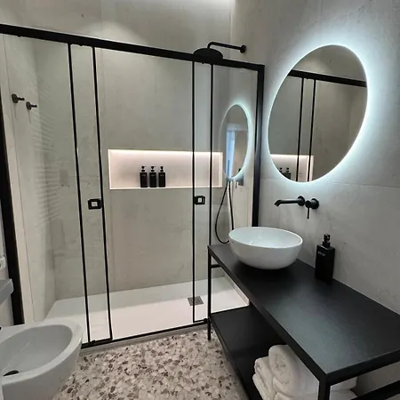 Landlord 8 - Finestra Sulla Cattedrale 巴里