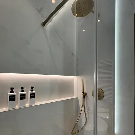 Landlord 8 - Finestra Sulla Cattedrale 3* 巴里