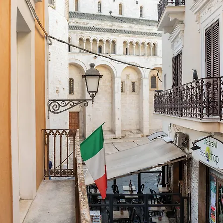 Landlord 8 - Finestra Sulla Cattedrale 3* 巴里