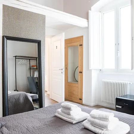 Landlord 8 - Finestra Sulla Cattedrale Guest house