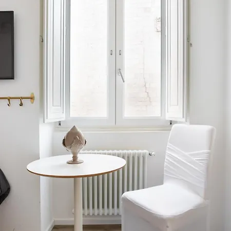 Landlord 8 - Finestra Sulla Cattedrale Guest house 3*