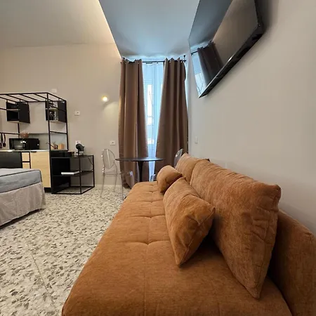 Landlord 8 - Finestra Sulla Cattedrale 3* Bari